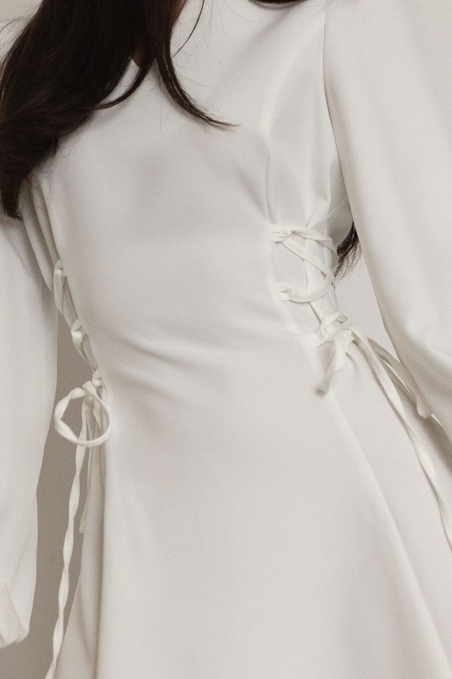 Sotira - rozkloszowana sukienka z wiązaniami ecru (4).jpg