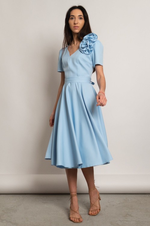 Venezia - rozkloszowana sukienka midi z kwiatami błękitna - 1.jpg