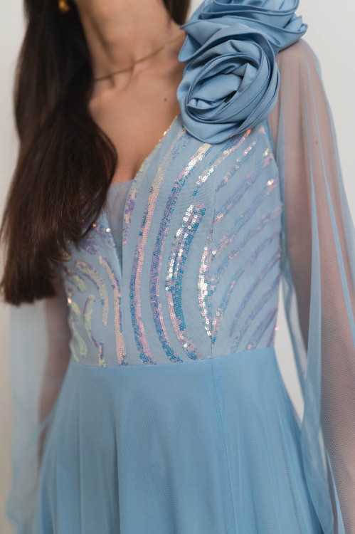 Cremona - tiulowa sukienka maxi z cekinami na długi rękaw błękitna - 5.jpg