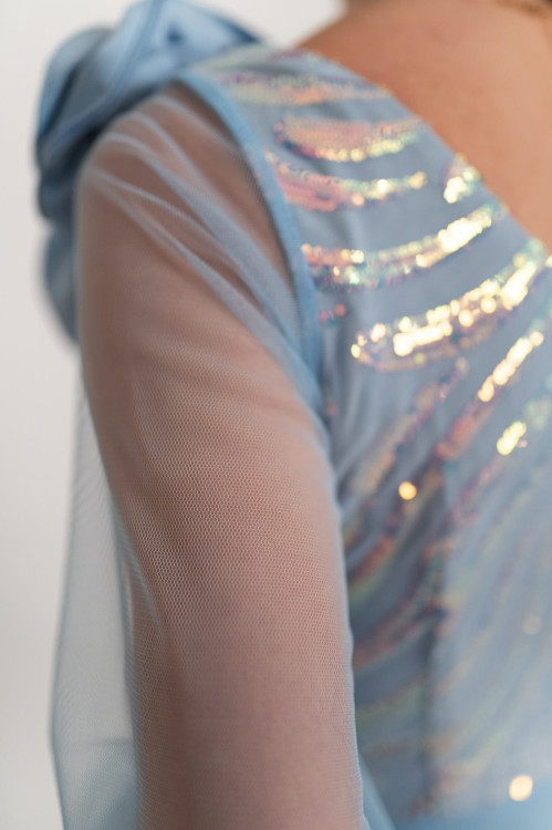 Cremona - tiulowa sukienka maxi z cekinami na długi rękaw błękitna - 6.jpg