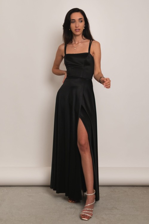 Mijas - satynowa sukienka maxi z gorsetowym wiązaniem czarna - 2.jpg