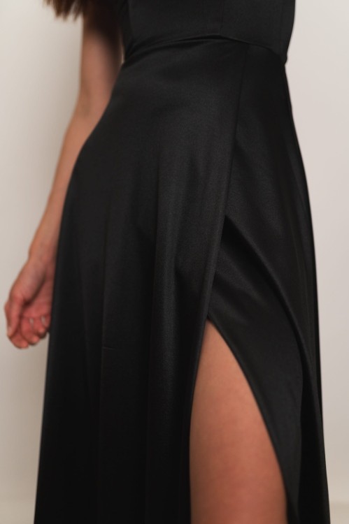 Mijas - satynowa sukienka maxi z gorsetowym wiązaniem czarna - 6.jpg