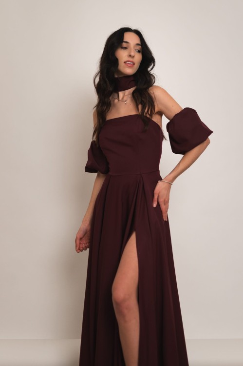 Peania - gorsetowa sukienka maxi z szalem i rękawkami bordowa - 5.jpg