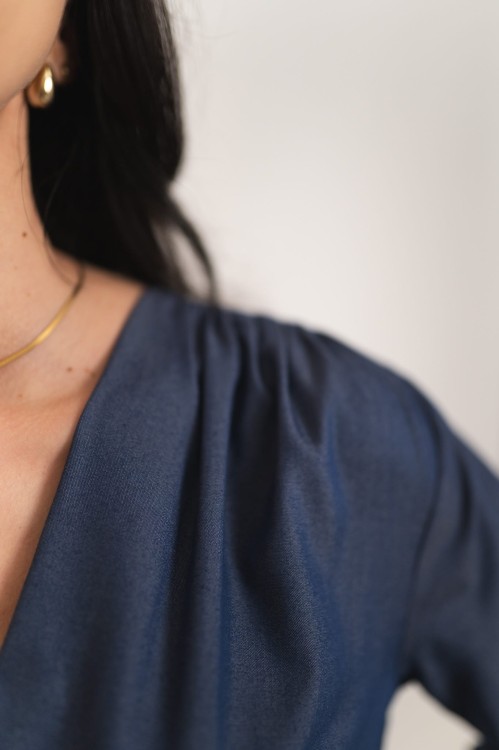 Amadora - jeansowa kopertowa sukienka z tencelem ciemny niebieski - 8.jpg
