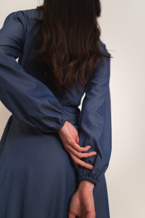 Amadora - jeansowa kopertowa sukienka z tencelem ciemny niebieski - 10.jpg