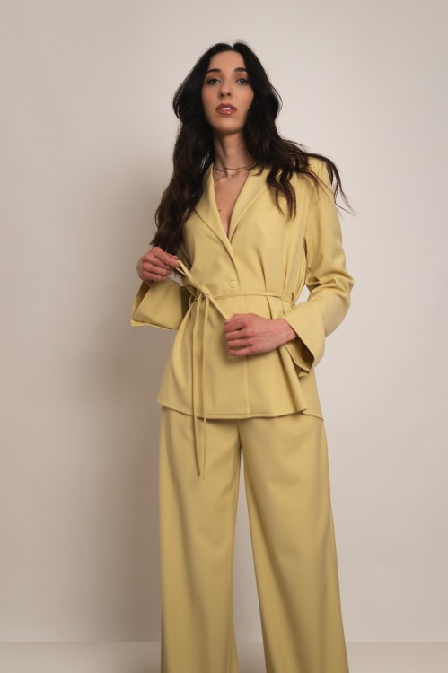 Aveiro - komplet garniturowy marynarka z wiązaniem i rozszerzane spodnie limonkowo-żółty - 6.jpg