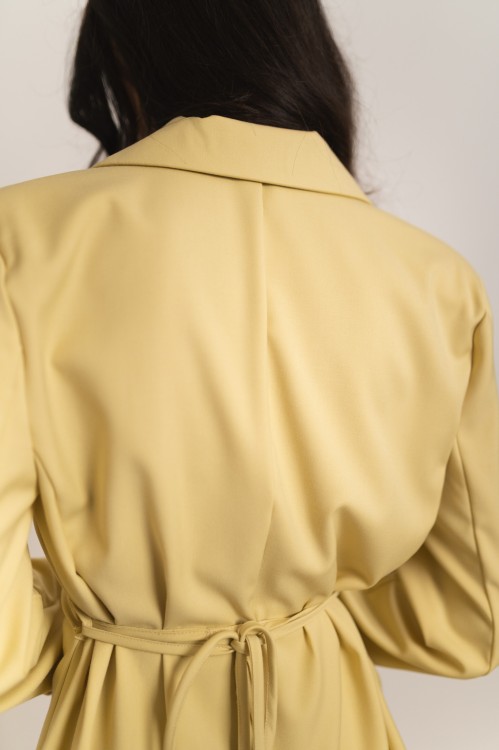 Aveiro - komplet garniturowy marynarka z wiązaniem i rozszerzane spodnie limonkowo-żółty - 12.jpg