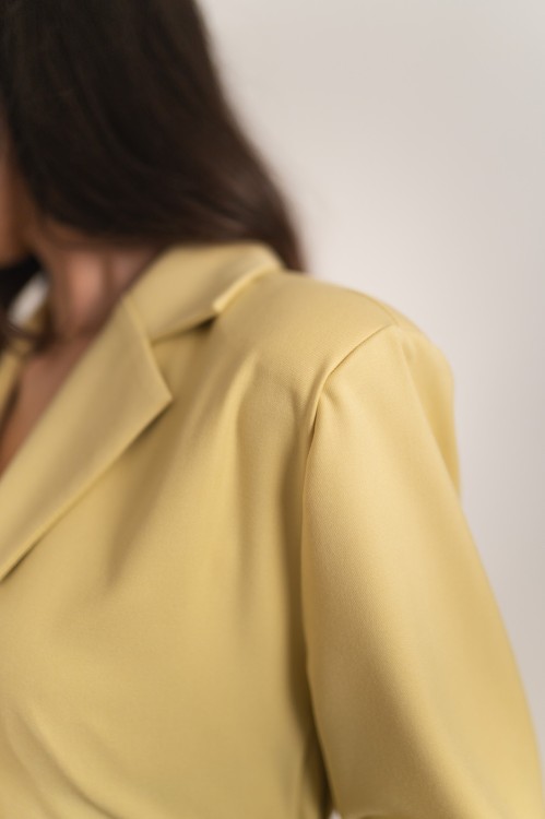 Aveiro - komplet garniturowy marynarka z wiązaniem i rozszerzane spodnie limonkowo-żółty - 13.jpg