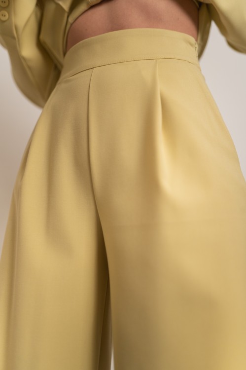 Aveiro - komplet garniturowy marynarka z wiązaniem i rozszerzane spodnie limonkowo-żółty - 16.jpg