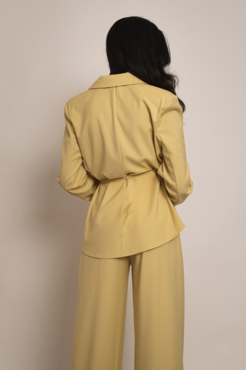 Aveiro - komplet garniturowy marynarka z wiązaniem i rozszerzane spodnie limonkowo-żółty - 19.jpg