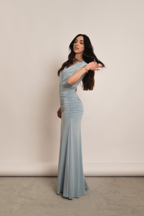 Perisa - drapowana sukienka maxi z rozcięciem bez rękawa w kolorze szałwiowym - 6.jpg