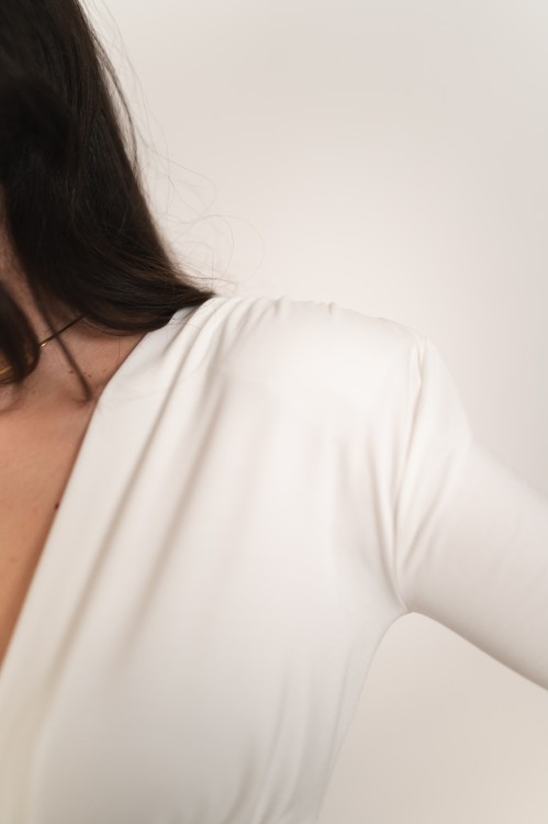 Arandis - drapowana sukienka mini z dzwonkowymi rękawami ecru - 11.jpg