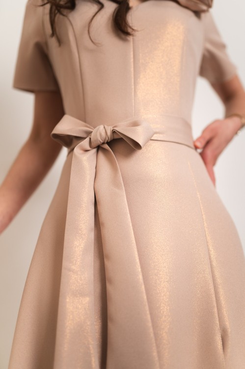 Tropea - błyszcząca sukienka maxi z różami beżowa - 6.jpg