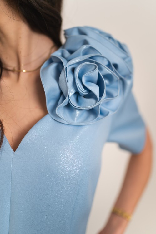 Tropea - błyszcząca sukienka maxi z różami błękitna - 7.jpg