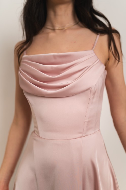 Artemida - satynowa sukienka maxi z dekoltem woda i gorsetem pudrowy róż - 5.jpg