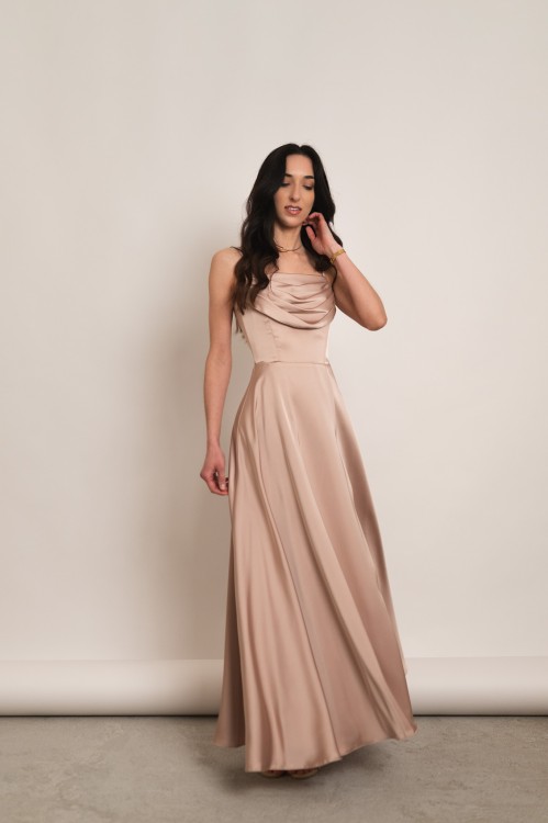 Artemida - satynowa sukienka maxi z dekoltem woda i gorsetem beżowa - 3.jpg