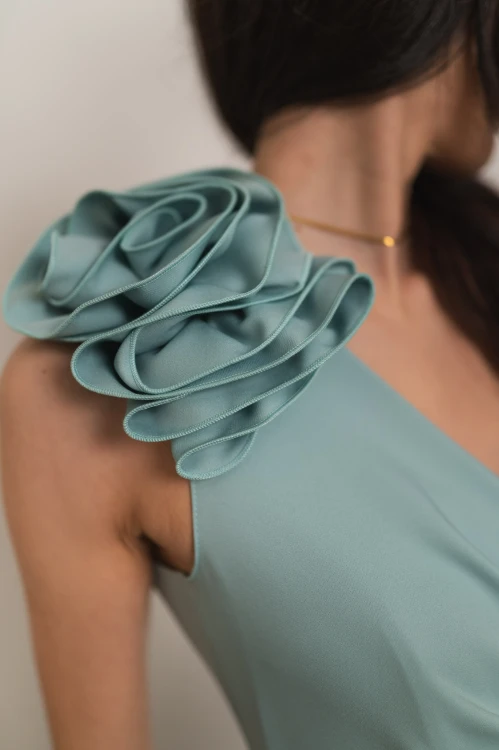 Liwadia - asymetryczna sukienka maxi z kwiatem miętowa - 7.jpg