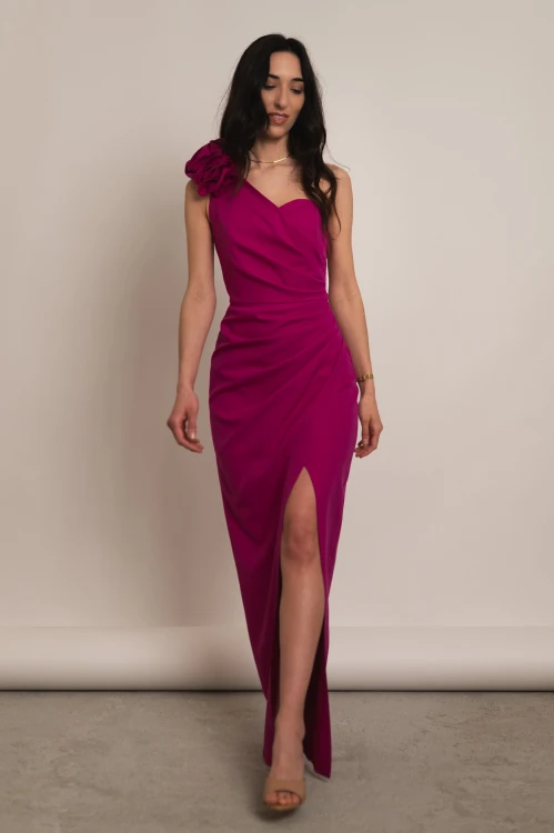 Liwadia - asymetryczna sukienka maxi z kwiatem ciemny róż - 3.jpg