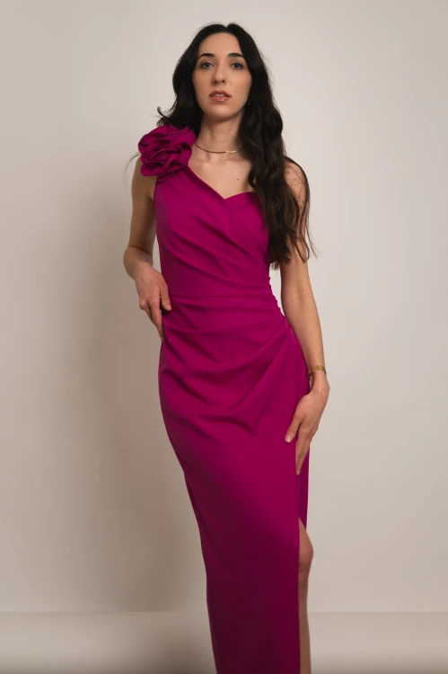 Liwadia - asymetryczna sukienka maxi z kwiatem ciemny róż - 4.jpg