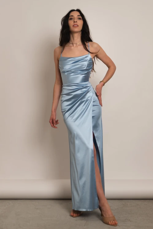 Nausa - satynowa sukienka maxi rybka z wiązaniem na plecach błękitna - 3.jpg