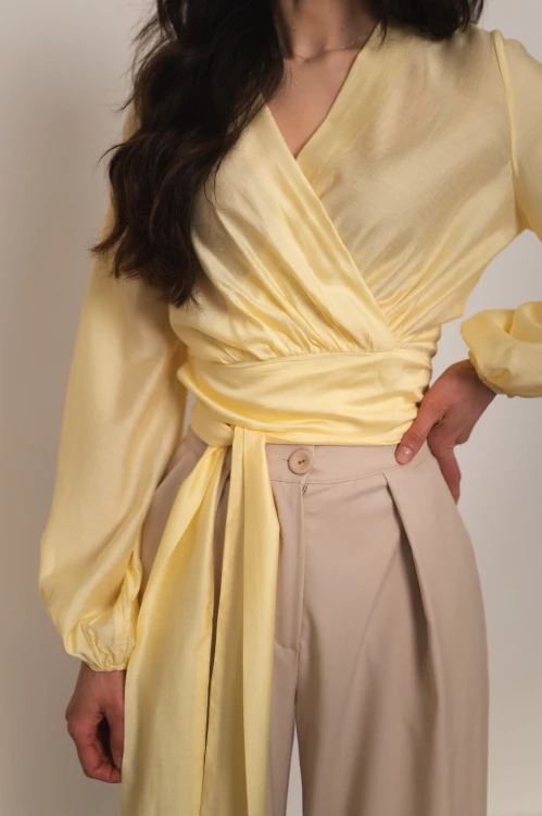 Fez - wiskozowa wiązana bluzka w kolorze żółtym - 6.jpg