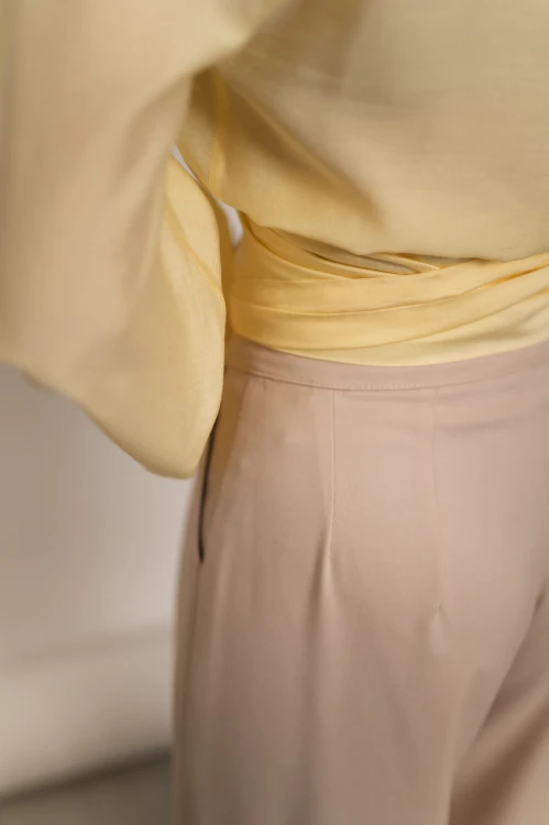 Fez - wiskozowa wiązana bluzka w kolorze żółtym - 12.jpg