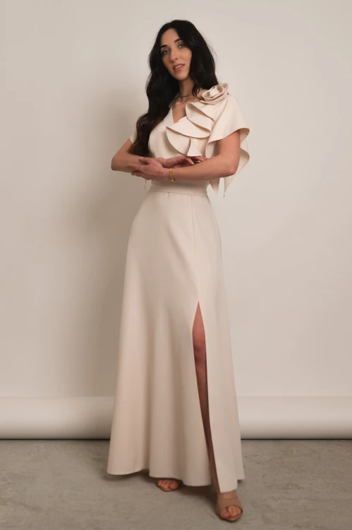 Perea - sukienka plus size maxi z motylkowym krótkim rękawem i kwiatem waniliowa - 1.jpg