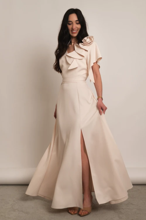 Perea - sukienka plus size maxi z motylkowym krótkim rękawem i kwiatem waniliowa - 2.jpg