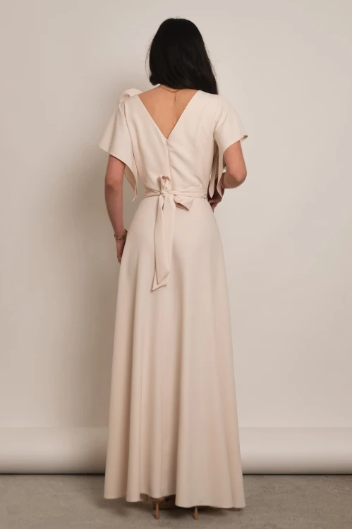 Perea - sukienka plus size maxi z motylkowym krótkim rękawem i kwiatem waniliowa - 5.jpg