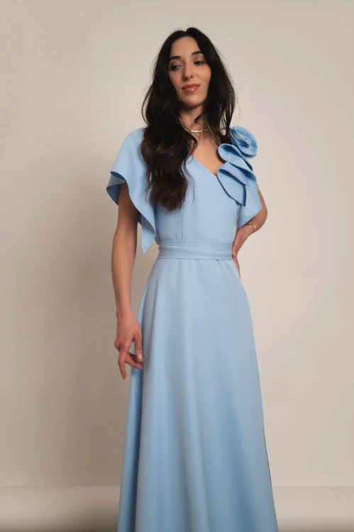 Perea - sukienka plus size maxi z motylkowym krótkim rękawem i kwiatem błękitna - 5.jpg