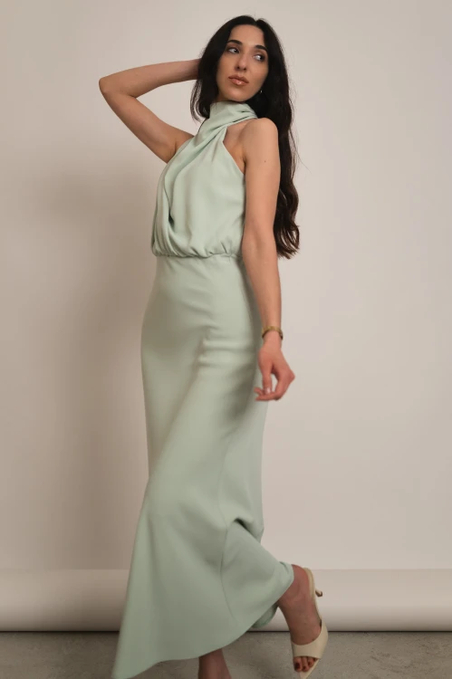 Perama - sukienka maxi z zabudowanym dekoltem w kolorze szałwiowym - 2.jpg