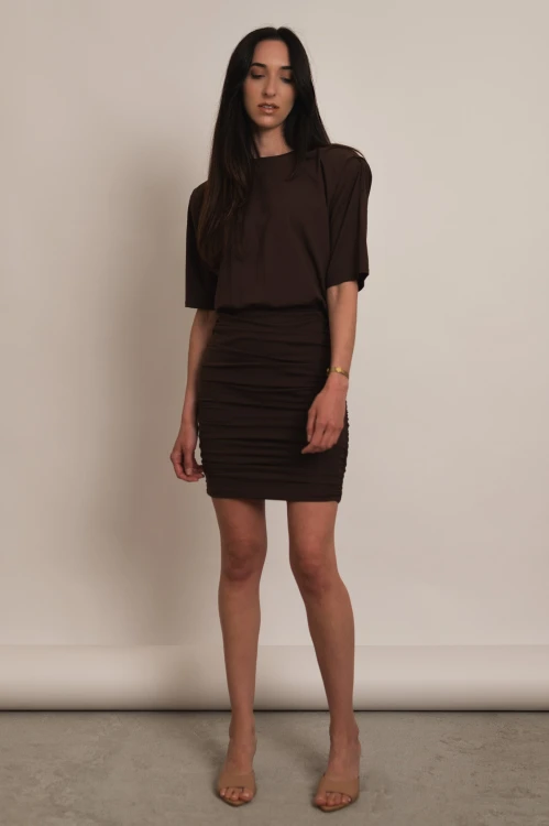 Lamia - drapowana sukienka mini z krótkim rękawem brązowa - 3.jpg
