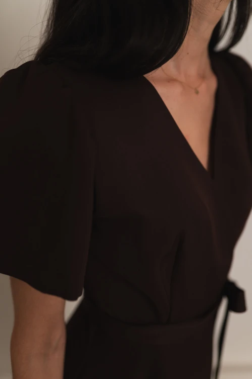 Salamina - kopertowa sukienka midi na krótki rękaw brązowa - 8.jpg
