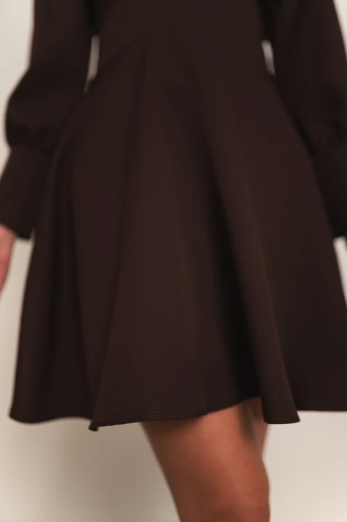 Alice - rozkloszowana sukienka mini na długi rękaw z wiązaną kokardą brązowa - 8.jpg
